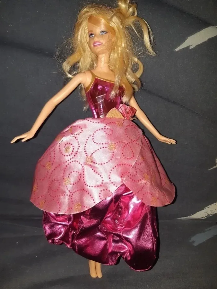 Poupée barbie - photo numéro 6