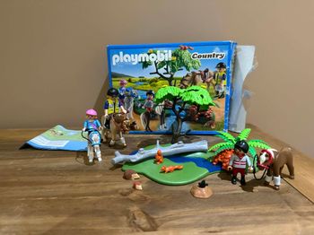 Playmobil set 6947 Riding Stables Cavaliers avec poneys et cheval