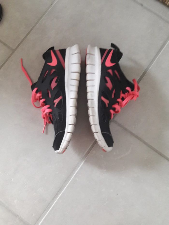 Basket Nike 36.5 noire et rose bon état - photo numéro 7