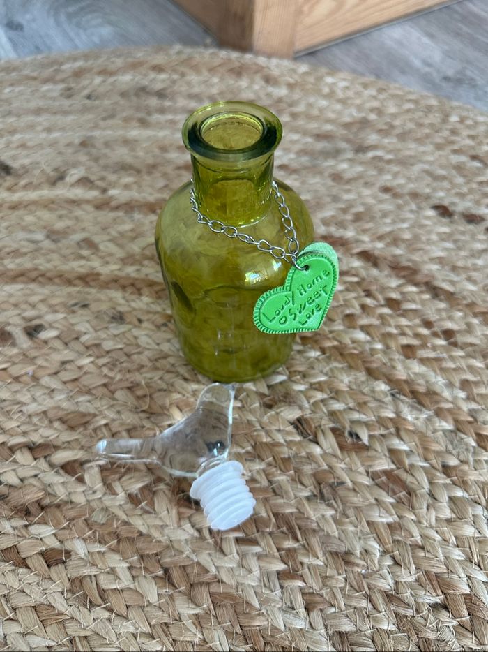 Fiole verte bouchon oiseau - photo numéro 3