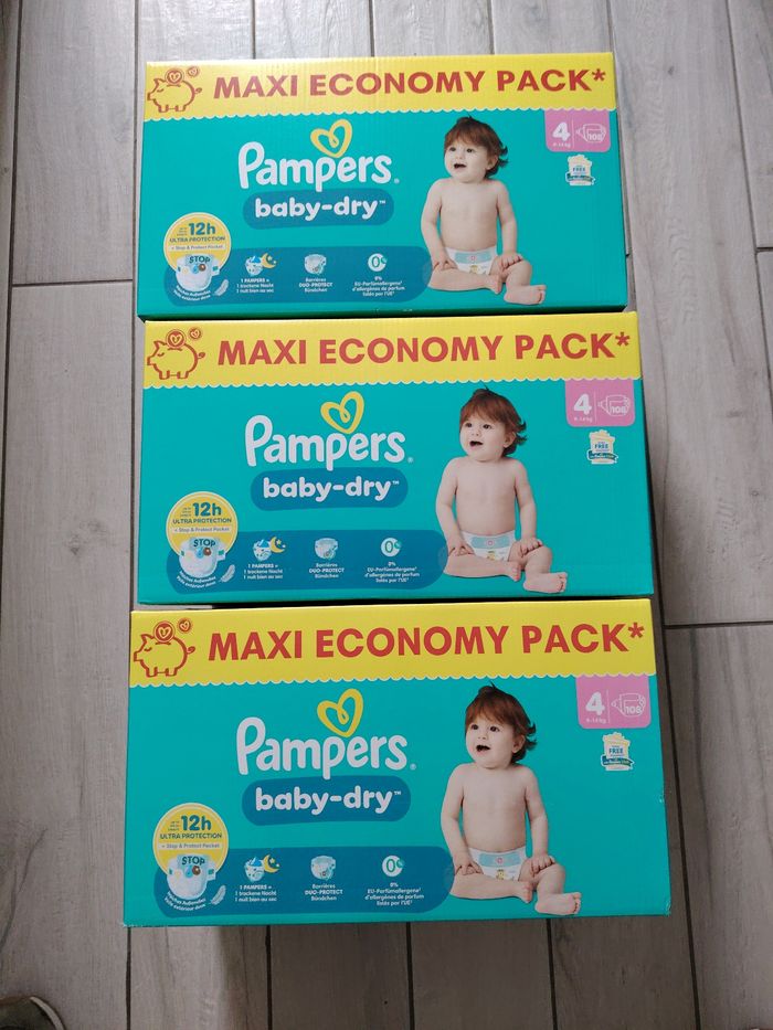Couches Pampers baby dry taille 4