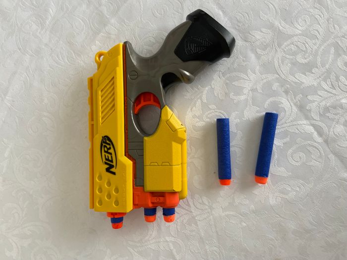 Pistolet Nerf Scout IX-3 + 5 fléchettes
