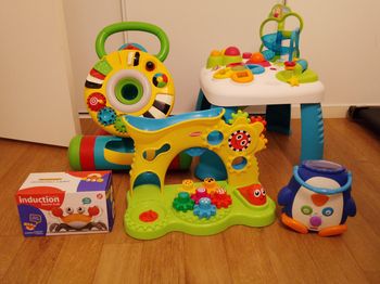 Un ensemble de jouets pour enfants