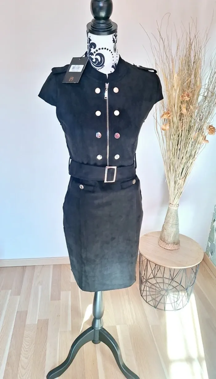 Sublime! Élégante robe en peau de pêche taille 36 neuve