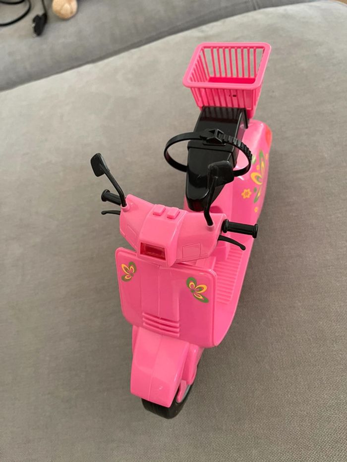 Barbie et scooter - photo numéro 3