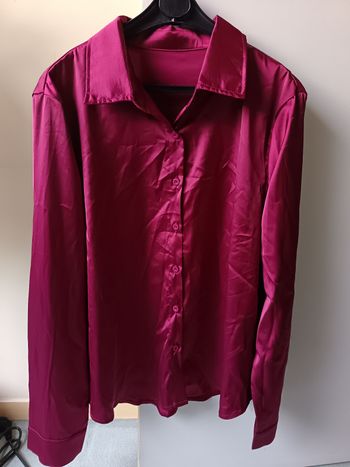 Chemise satin bordeaux