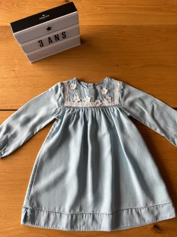 Robe ML en jeans avec fleurs brodées blanches - Taille 3 Ans