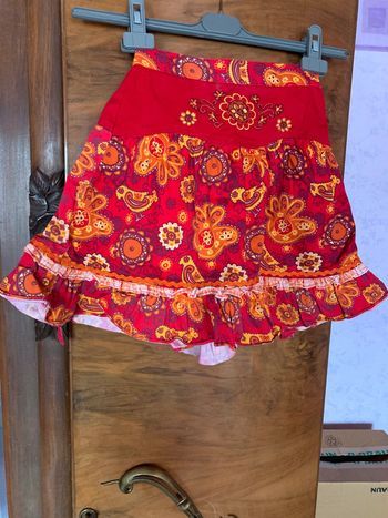jupe rouge imprimé vynil fraise 6 ans
