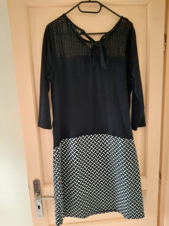 Robe noire de grossesse - photo numéro 2