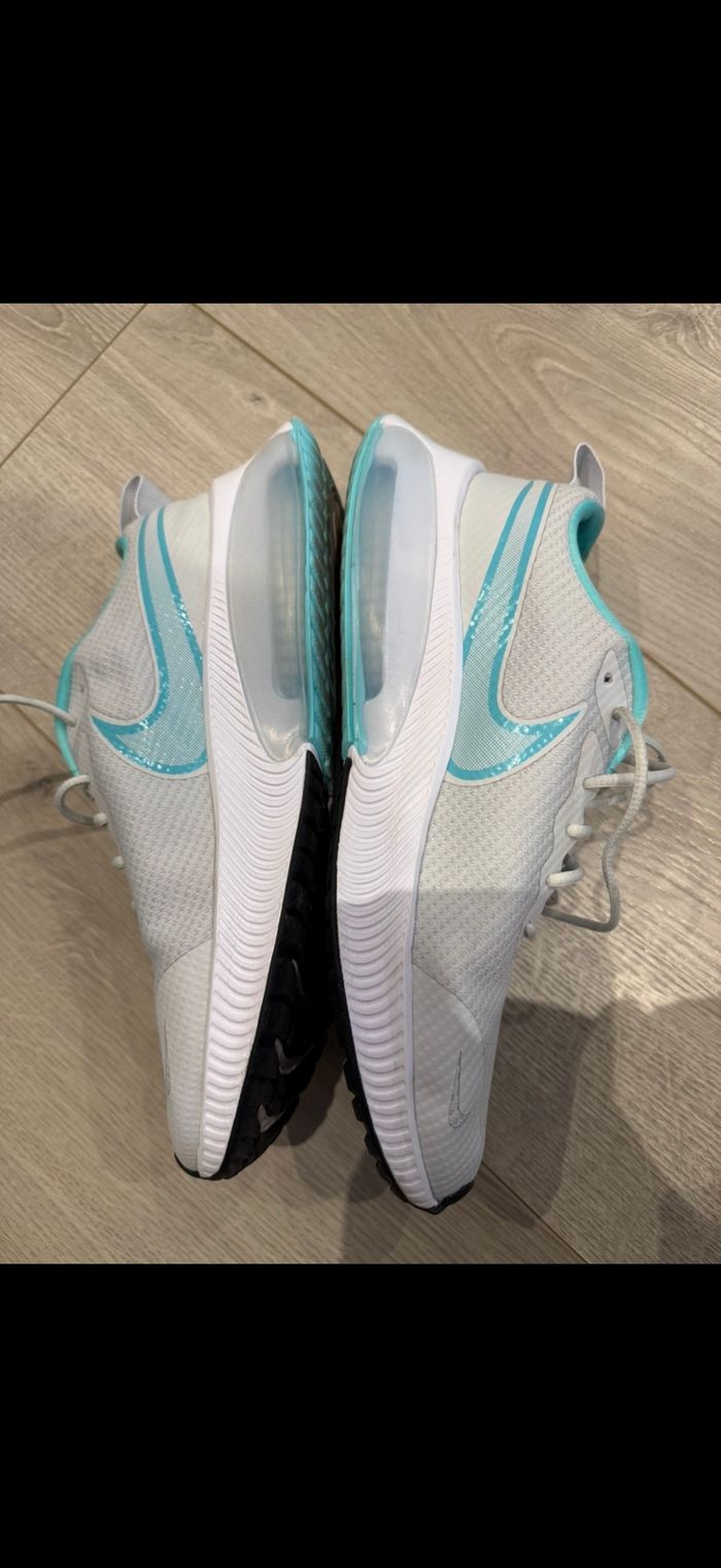 Chaussure basket Nike air zoom blanche et turquoise taille 39 - photo numéro 5