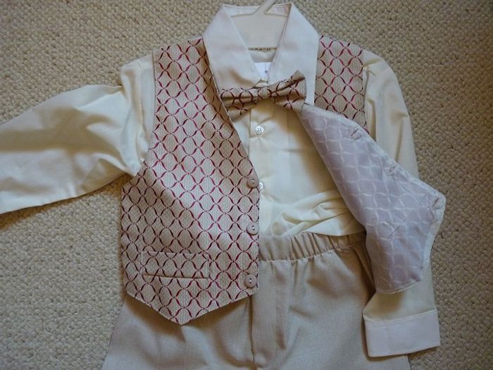 Ensemble beige 4 Pièces 4 ans - photo numéro 6