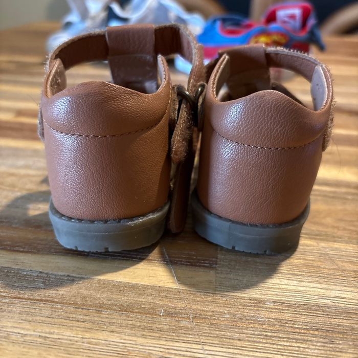 Nu pied marron bon état taille 20 - photo numéro 3
