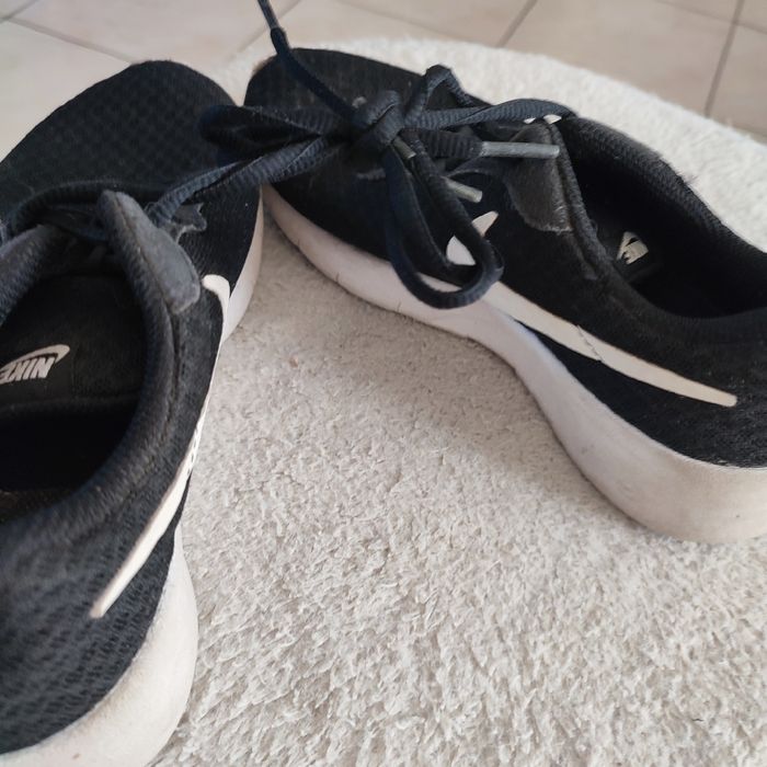 Basket Nike fille noire 34 - photo numéro 3