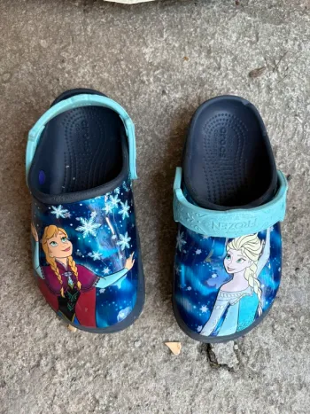 Crocs fille reine des neiges