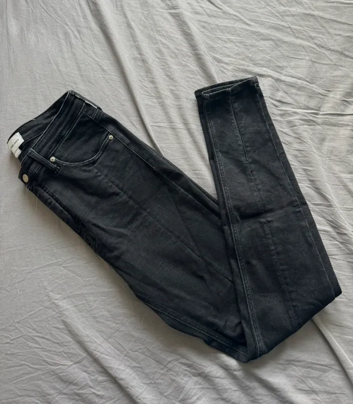Calvin Klein Jeans Noir High Rise Super Skinny fendu au dessus des chevilles W31 L32