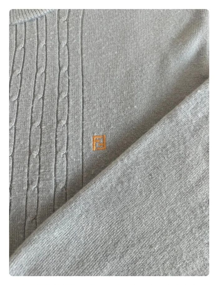 Pull Fendi vintage’80 taille S/M prix négociable - photo numéro 6