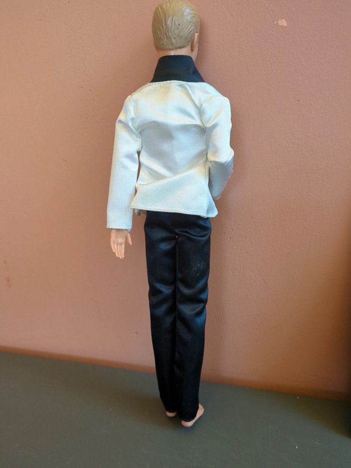 ken barbie smoking - photo numéro 3