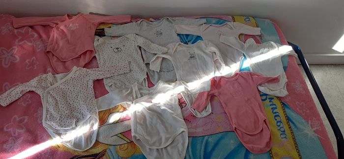 Vêtements et chaussures bébé de 0 à 18 mois - photo numéro 8