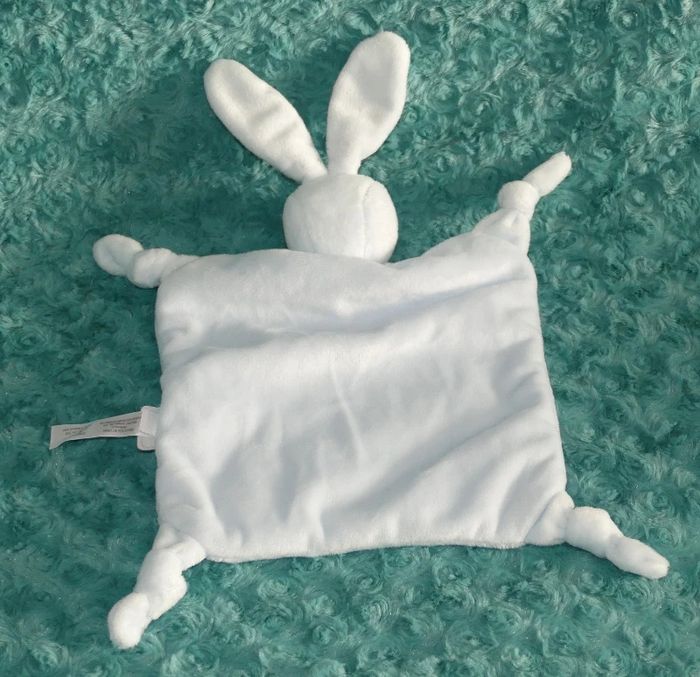 Doudou lapin plat kaloo bleu brodé 🐰parfait état - photo numéro 3