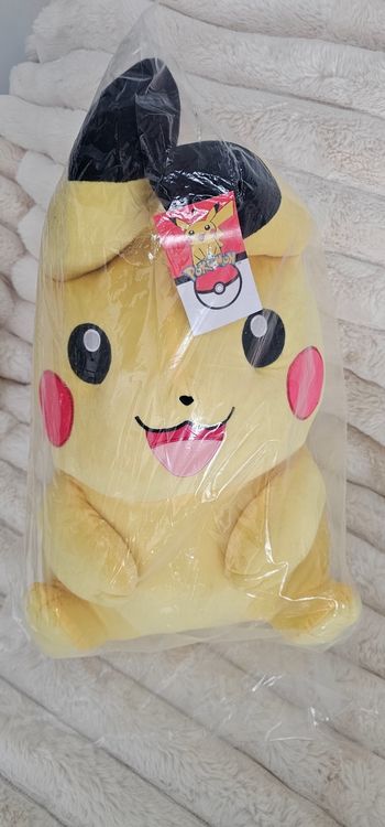 Maxi peluche 60 cm Pikachu Pokémon neuve emballé