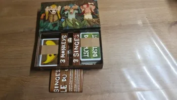 Neuf jeu de cartes 3 Monkeys des éditions In Ludo, 