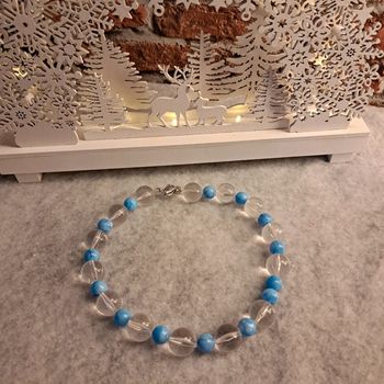 Collier ras de cou blanc et bleu