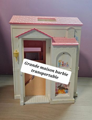 Grande maison barbie transportable