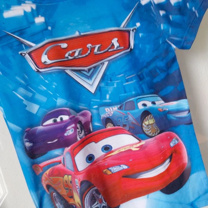 T-shirt cars taille 6 ans neuf