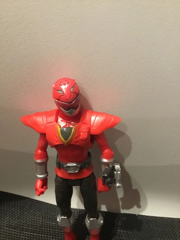 Power Rangers Beast morphers figurine articulée 15cm ranger rouge Hasbro 2019 - photo numéro 2