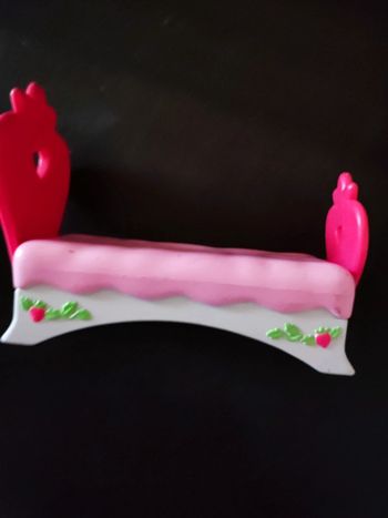 Lit charlotte aux fraises