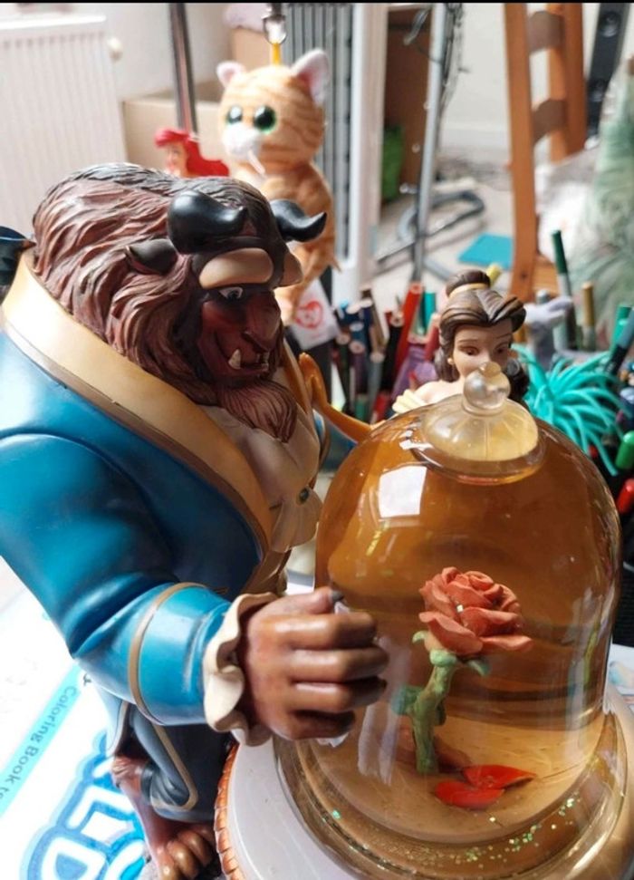Snowglobe disney musicale la belle et la bete rare - photo numéro 3