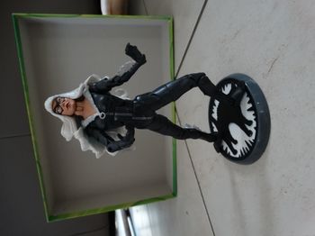 Figurine chatte noire