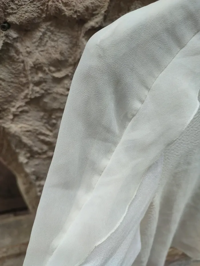 Haut taille M marque Zara - photo numéro 2