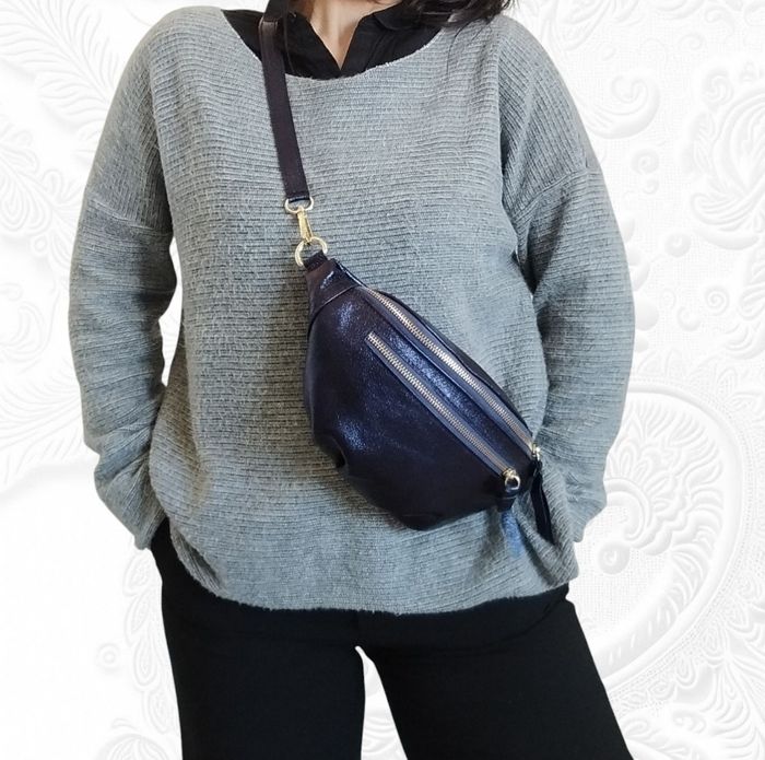 Sac banane cuir irisé bleu nuit - photo numéro 5