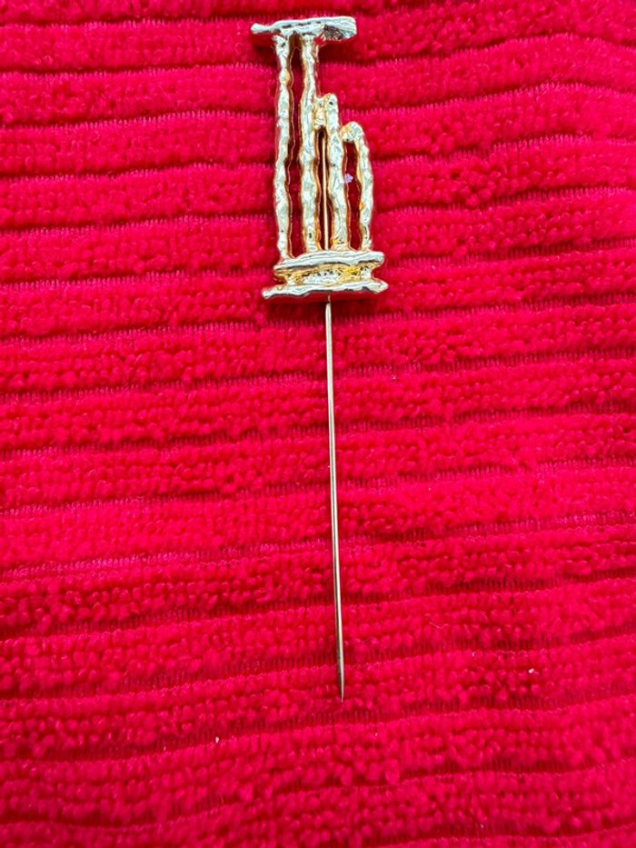 Broche épingle