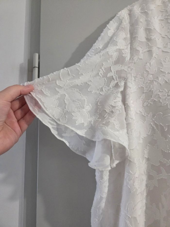 T-shirt blanc avec broderie transparente - photo numéro 2