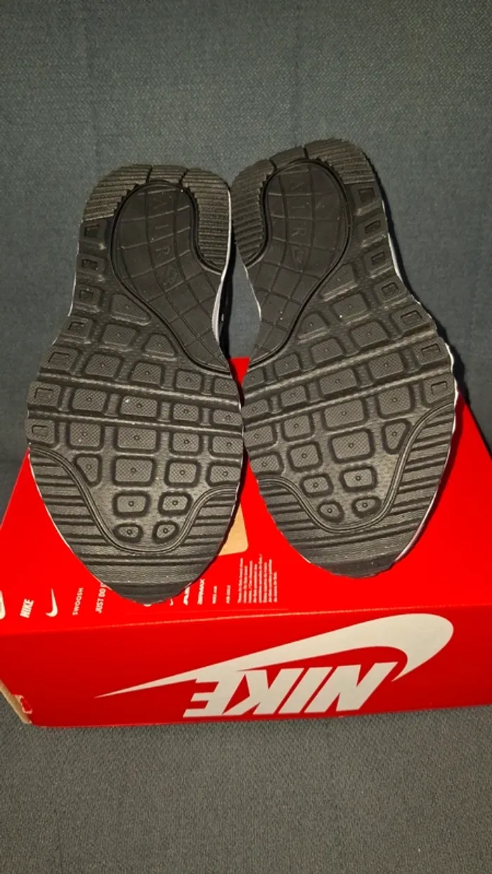 Baskets Air max - photo numéro 5