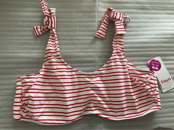 Haut maillot rouge et blanc Freya neuf