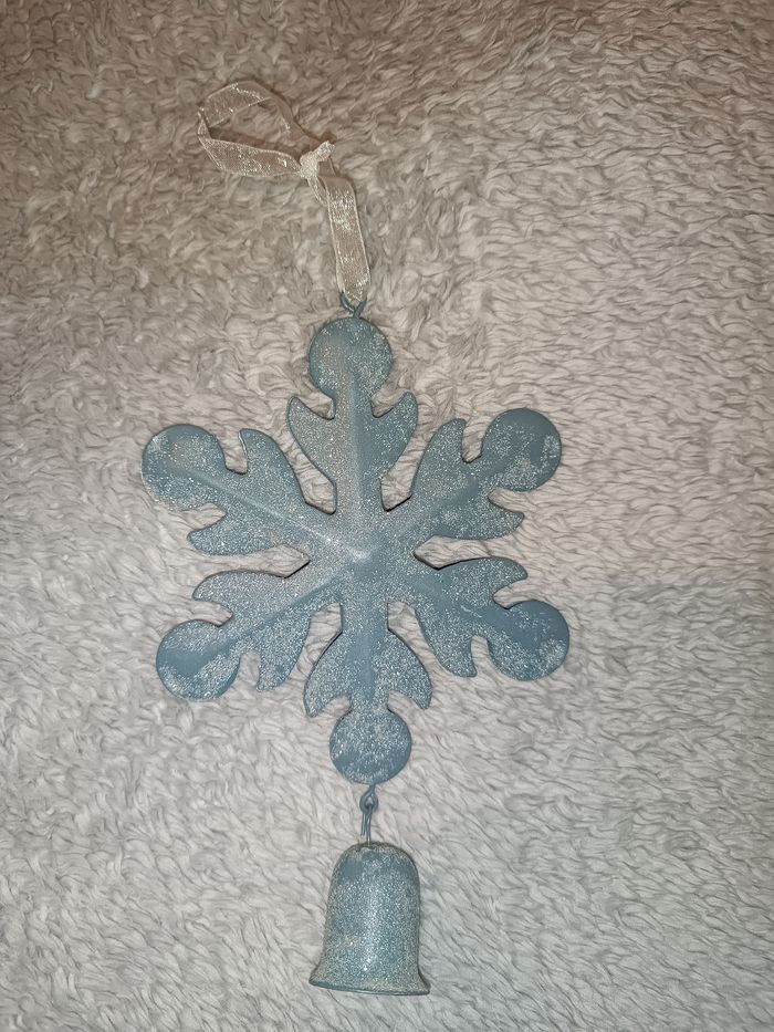 Décoration flocon pailleté bleu avec clochette - photo numéro 2