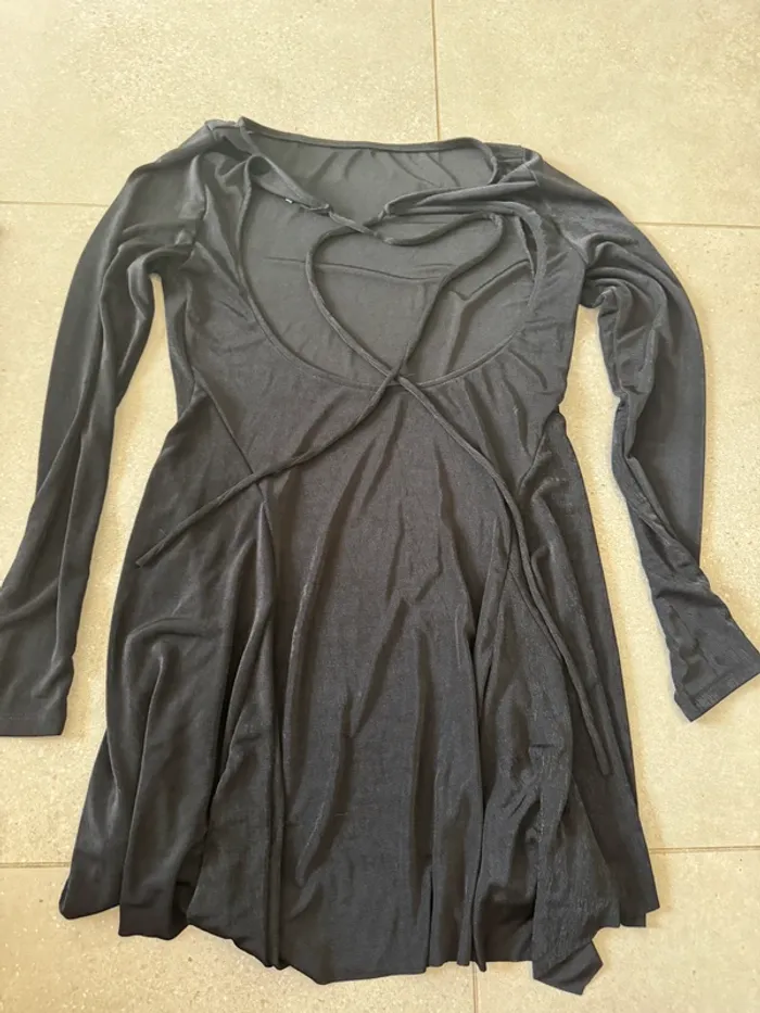 Robe noire Bershka, taille S, très bon état - photo numéro 4