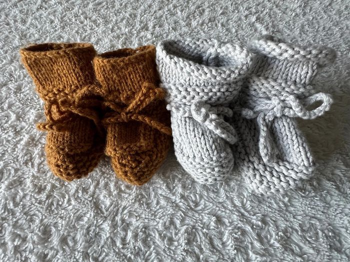 2 Paires de chaussons en tricot, fait main 0-6 mois