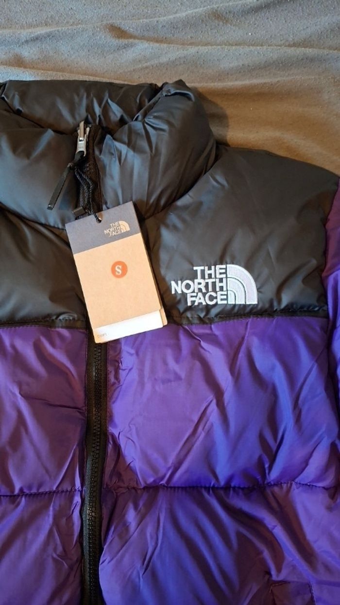 Doudoune North Face violette taille S - photo numéro 3