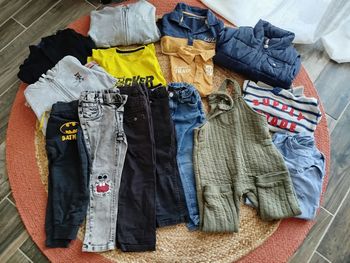 Lot de 16 vêtements 3 ans