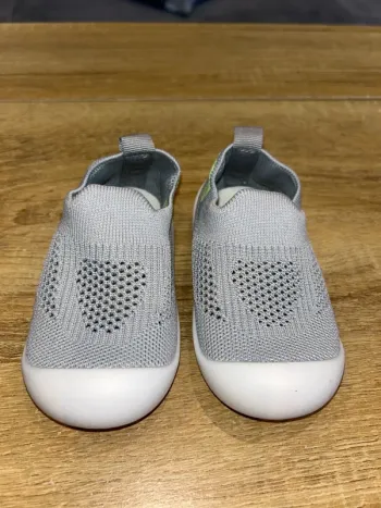 Chaussures steppy neuves 23