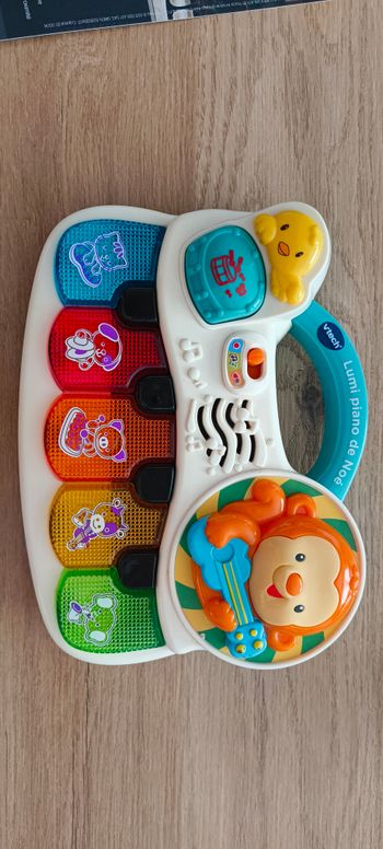 Le piano lumineux de Noé VTech très bon état