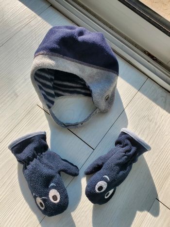 Lot bonnet et moufles 2 ans