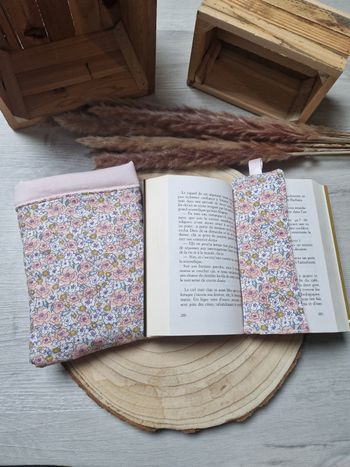 Pochette Livre de Poche + marque pages
