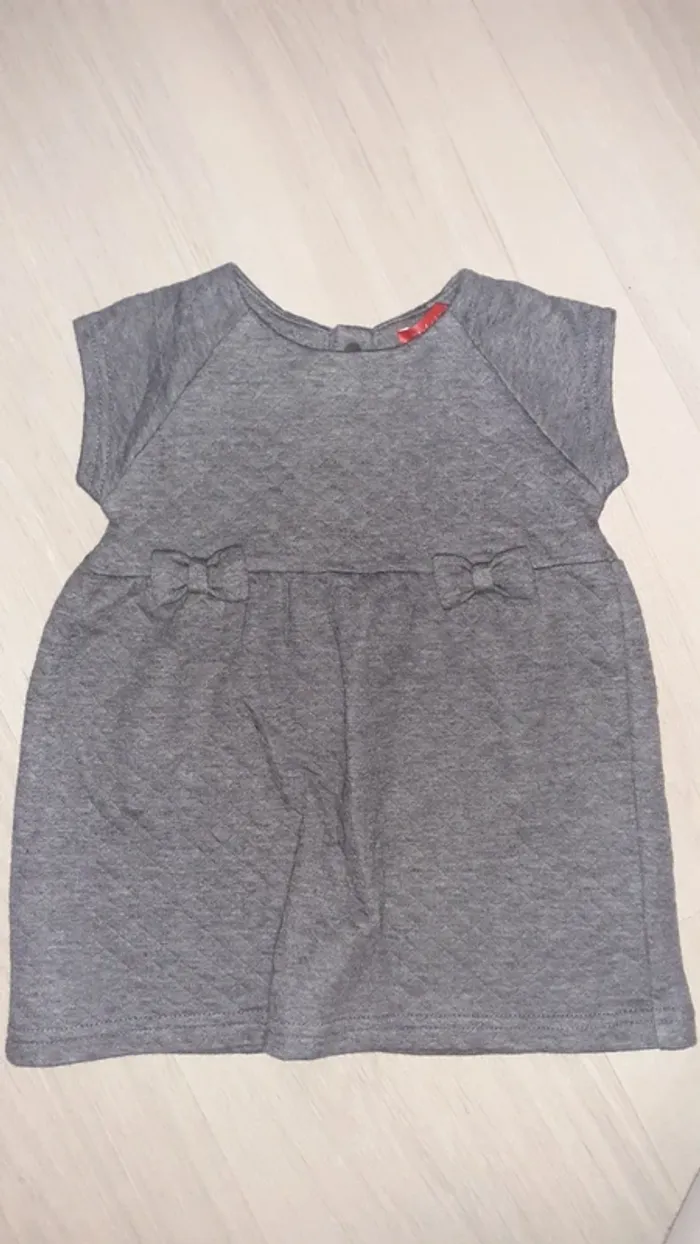 Robe grise