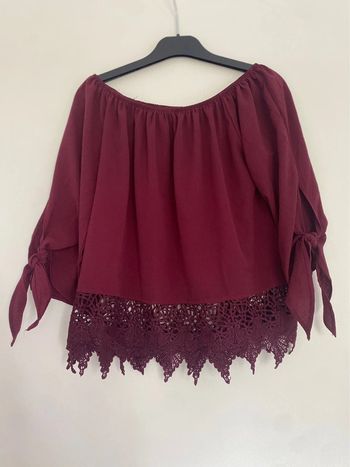 Haut à dentelle couleur prune
