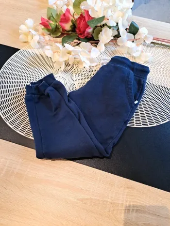 Jogging, taille 5-6 ans, marque primark